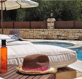 3 bedroom villa with pool, near Acharavi, sleeps 8